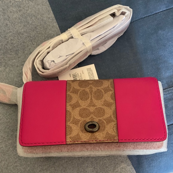 Coach Dinky Signature Canvas Blocking and Leather - Picture 4 of 7